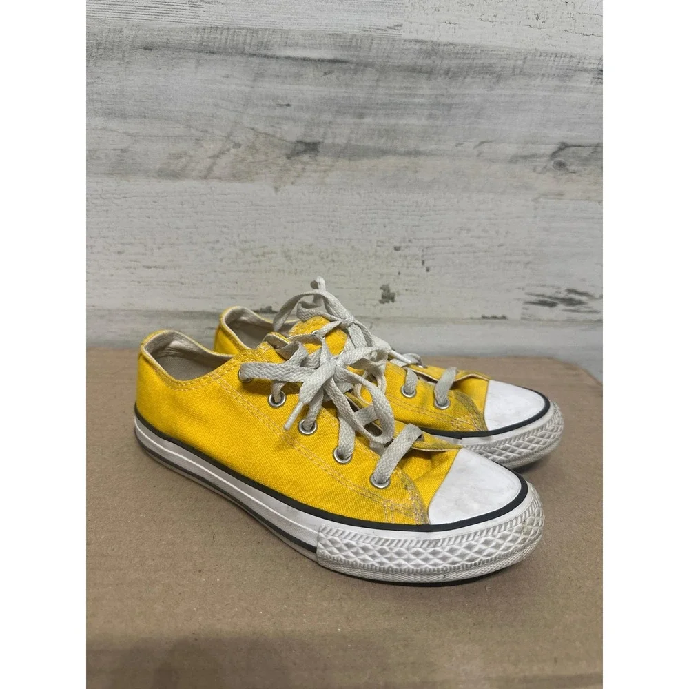 Converse Chuck Taylor All Star Youth Size 2 Yellow Low Top Canvas Sneakers